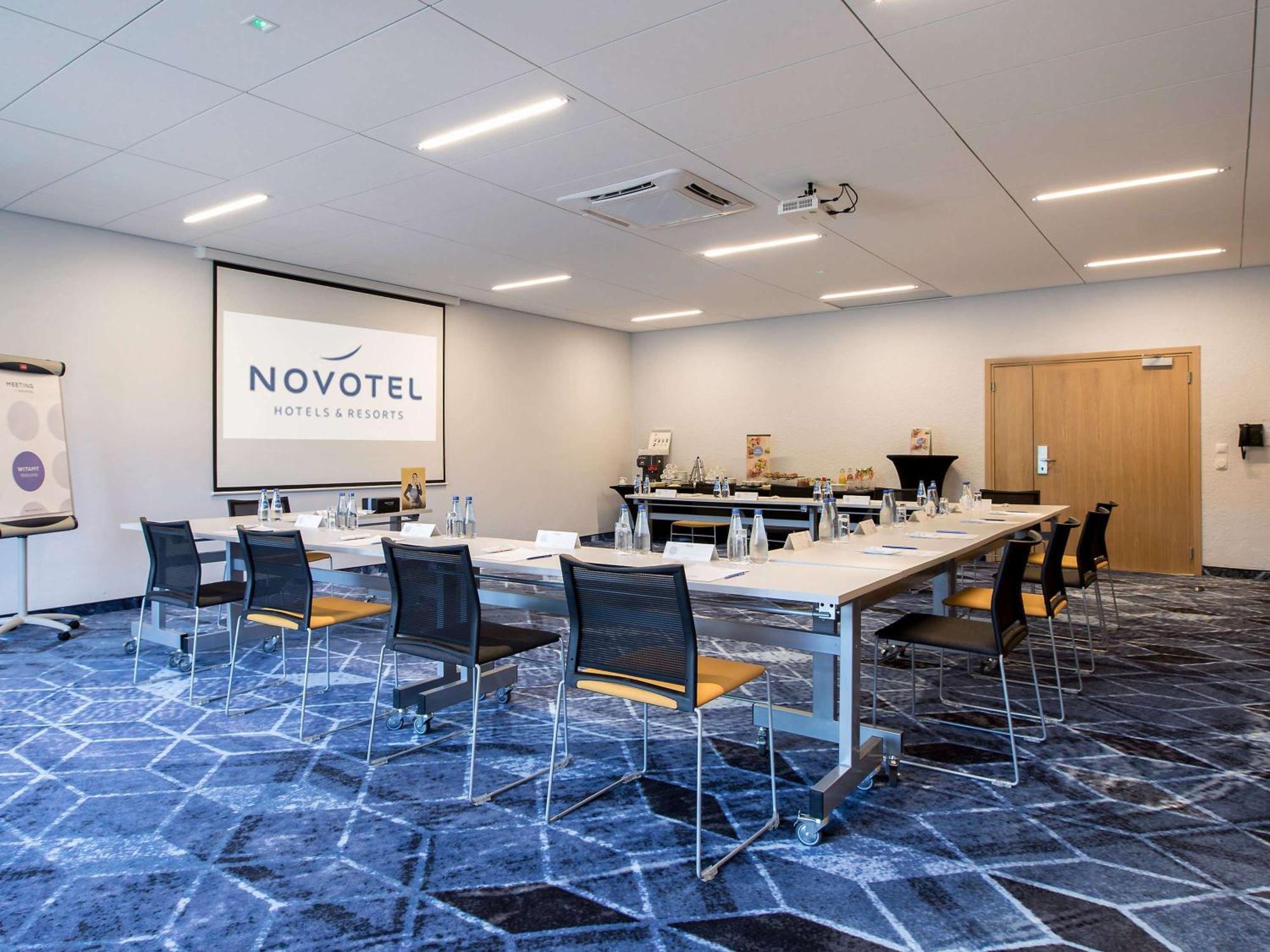 Novotel Wroclaw City Екстериор снимка
