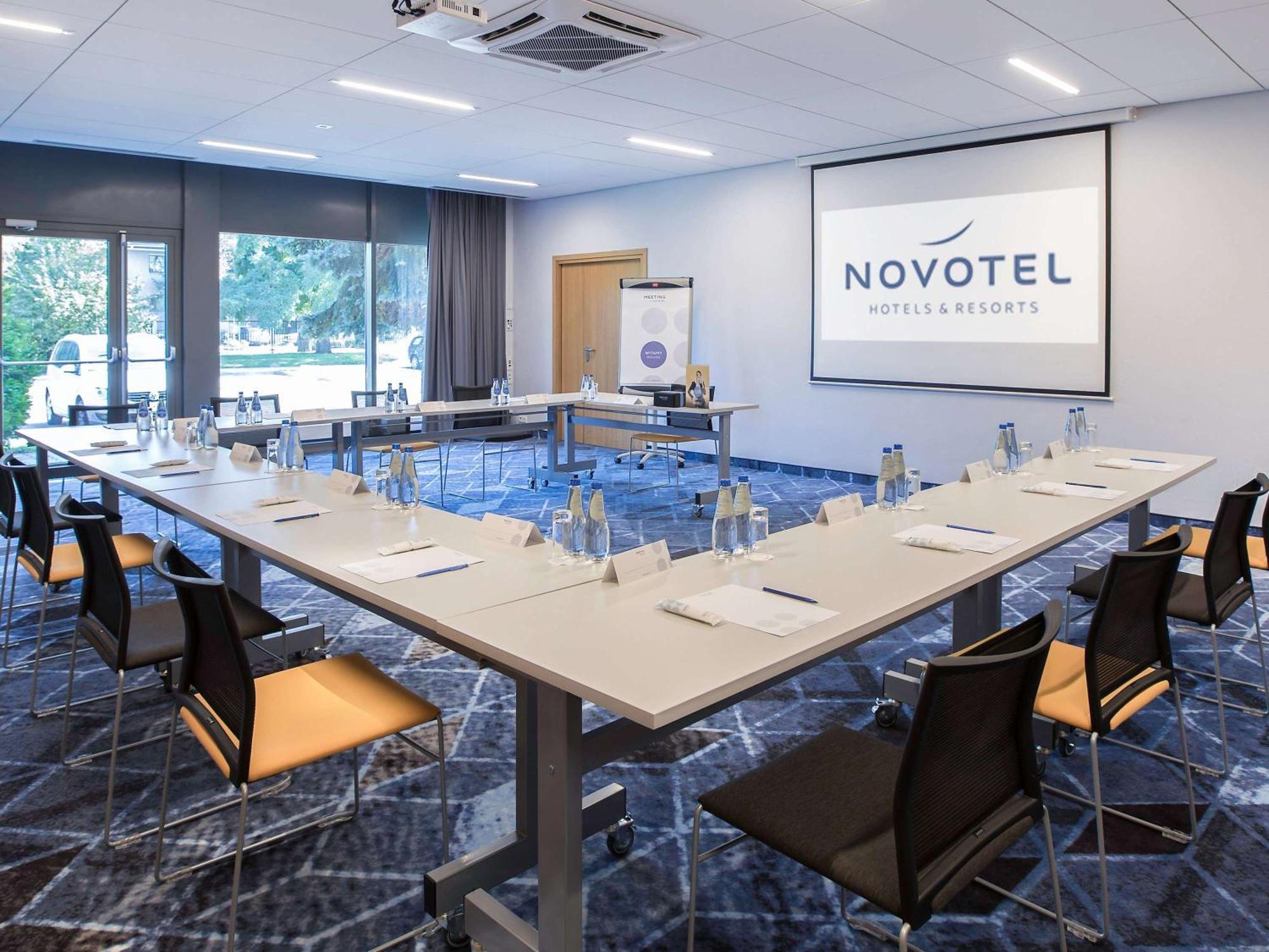 Novotel Wroclaw City Екстериор снимка