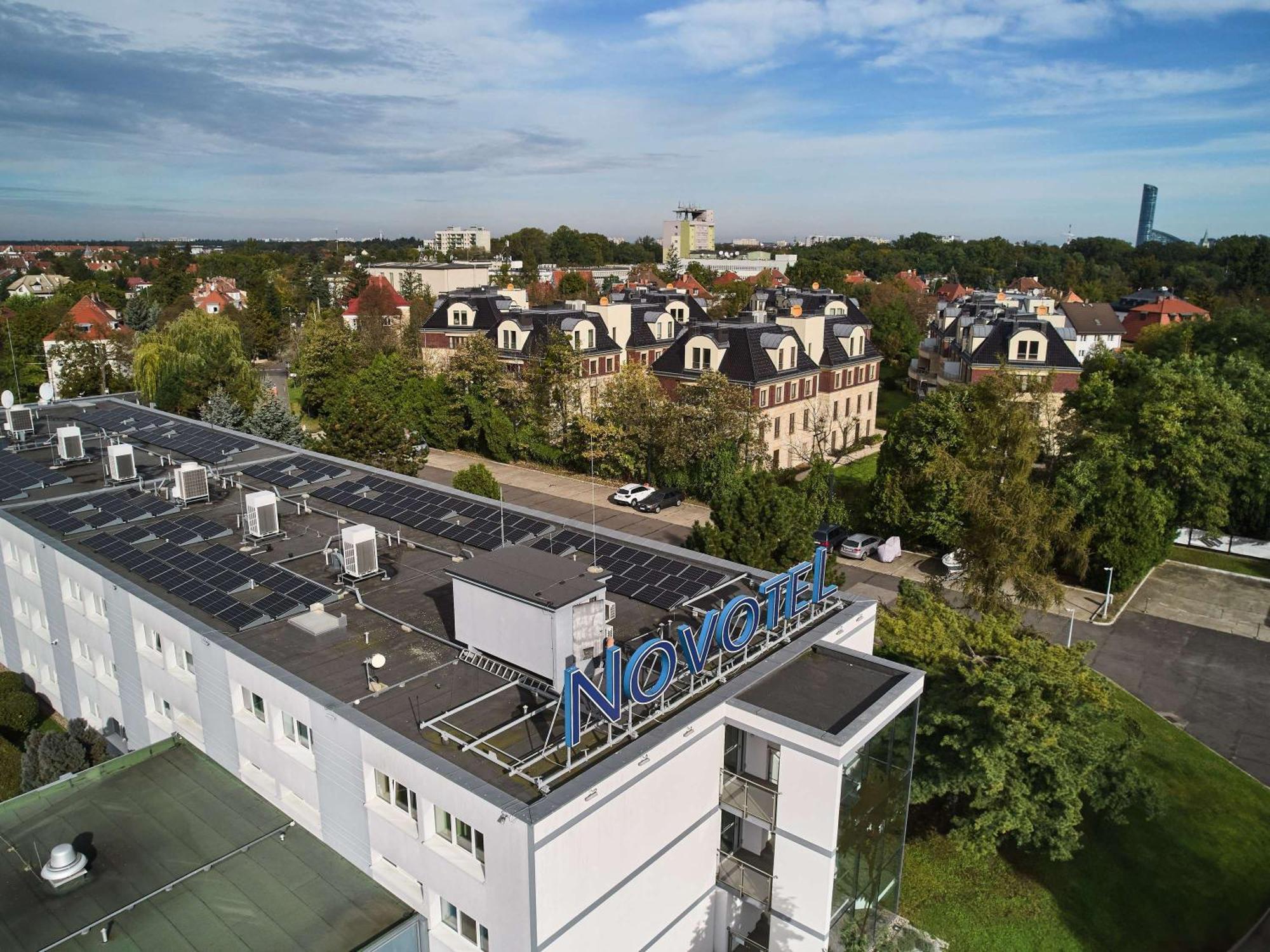 Novotel Wroclaw City Екстериор снимка