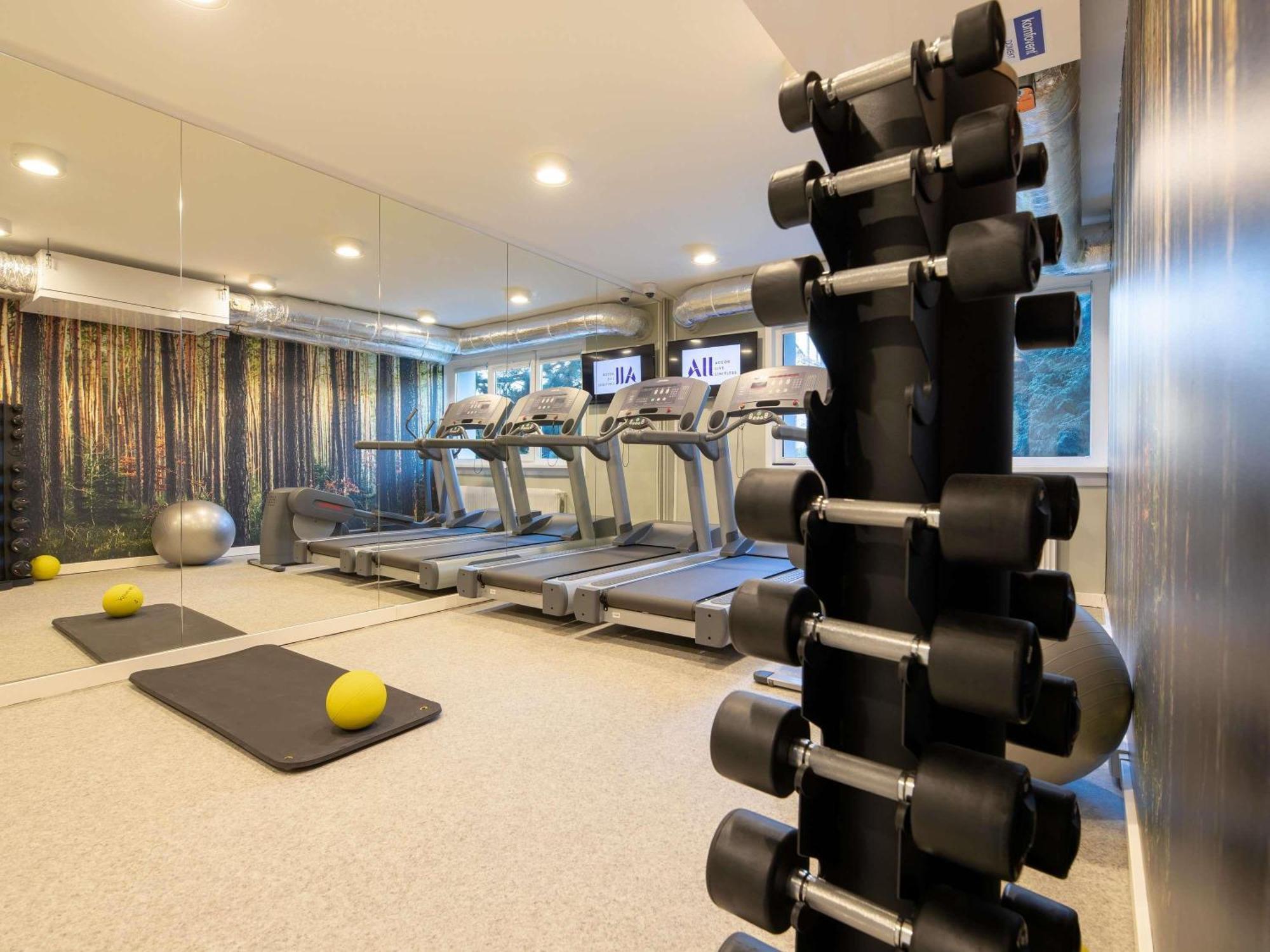 Novotel Wroclaw City Екстериор снимка