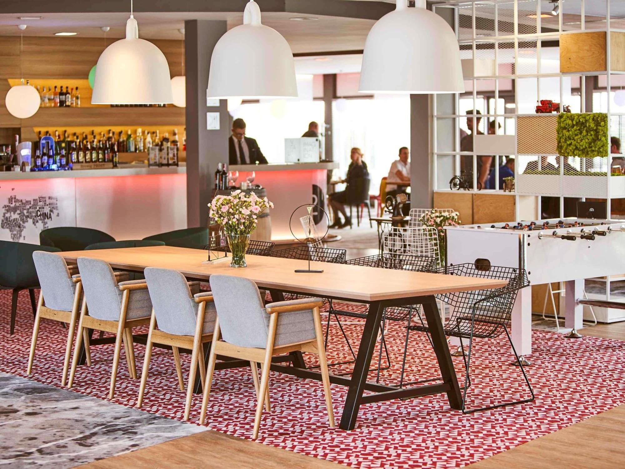 Novotel Wroclaw City Екстериор снимка