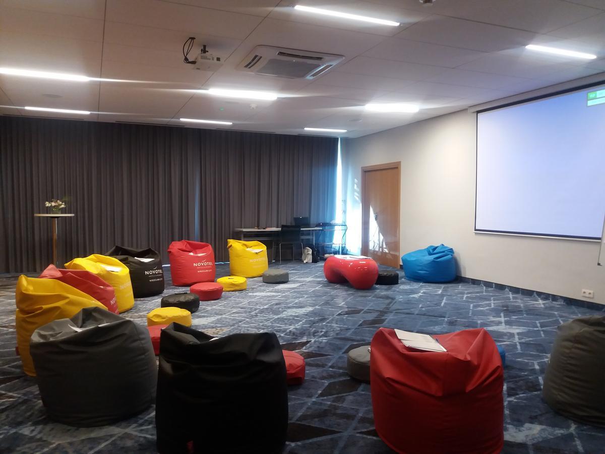 Novotel Wroclaw City Екстериор снимка