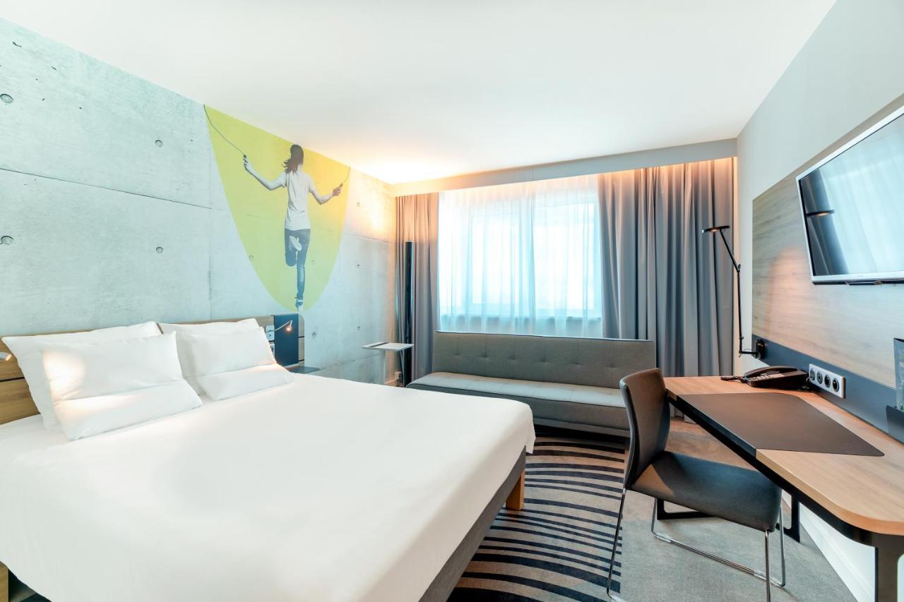 Novotel Wroclaw City Екстериор снимка